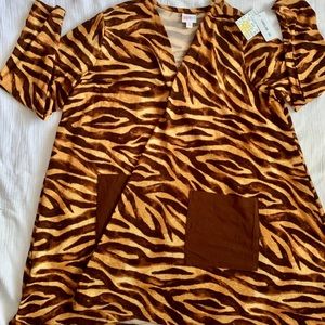 NWT LuLaRoe 3XL Caroline Tiger Sweater Material